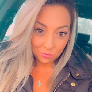 Meet your Posher, Candice